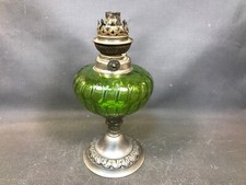 Ancienne lampe à pétrole KOSMOS bol en vert verre et pied en métal blanc vintage