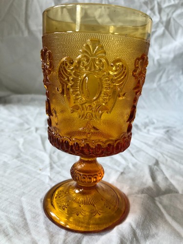 Portieux verre pied - a, vin