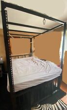 lit baldaquin BDSM noir avec cage l160cm*p200cm*h75cm pas neuf mais bon état. 