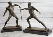 Une Paire De Bronze Patiné