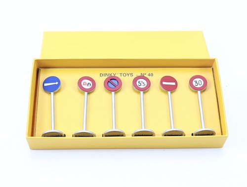 E1561 dinky toys - e1561, spur