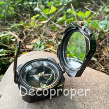 Ancienne boussole en laiton