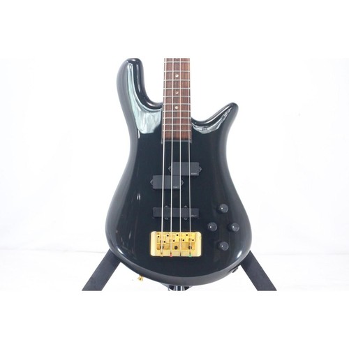 Guitare basse électrique