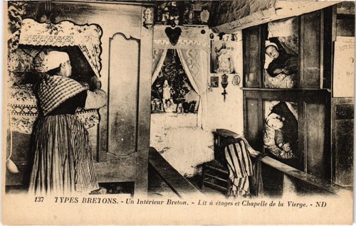 Cpa interieur breton - un,