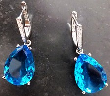 BOUCLES D'OREILLES PENDANTES