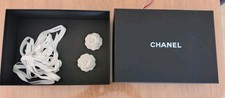 Boite chanel vide 34 x 25 x 9 cm + 2 rubans 2 fleurs