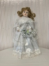 Poupée en Porcelaine vintage