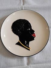 assiette en faïence  décor Nubien