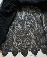 DENTELLE de CHANTILLY ancienne sur TULLE NOIR BAS de JUPON XIXème 180 cm X 90 cm