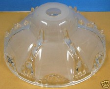 Plafonnier, abat-jour ancien verre moulé, dépoli