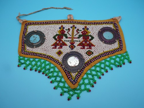 Ancien tissu brodé perles - brodé, de