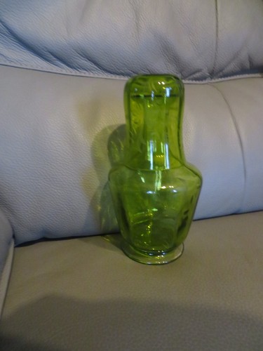 Ancienne carafe nuit - nuit, verte