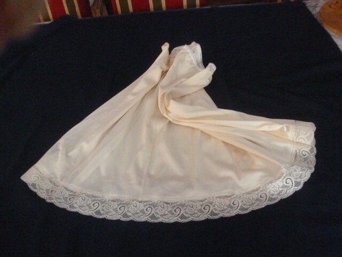 Joli jupon vintage - jupon, jolie
