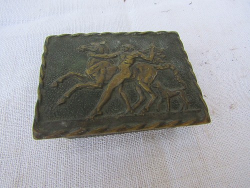 Ancienne boite bronze signe - ancienne, en