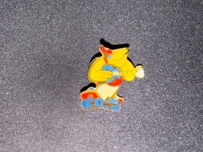 (V10) PINS BADGE ENAMEL