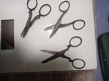 Anciens petits ciseaux de