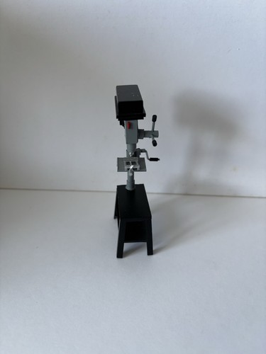 Diorama garage 18 - de, 1/18