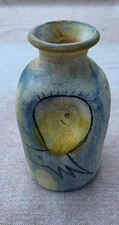petit vase dans le style de picasso en terre cuite