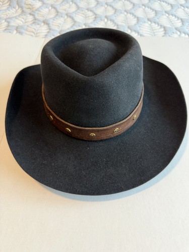 Akubra snowy river - snowy,