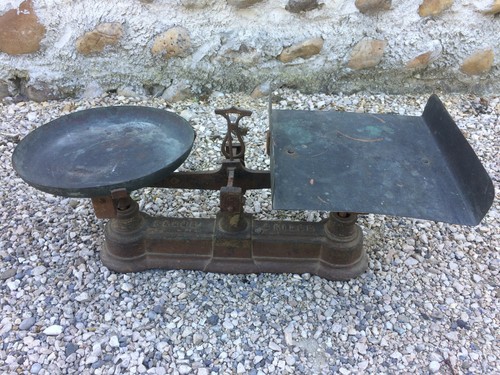 Ancienne petite balance