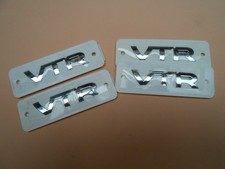 badge logo emblème monogramme