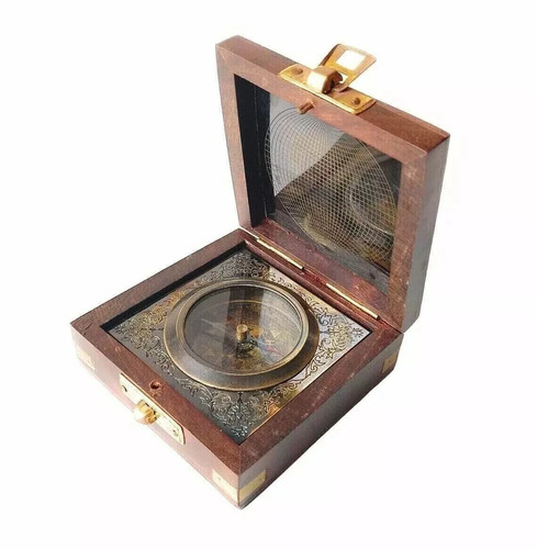Ancienne boussole bois et - boussole, en