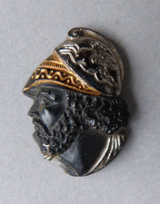 Homme casqué Camée en verre