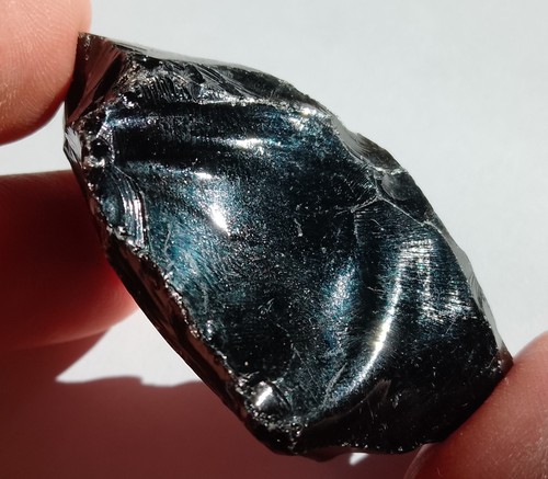 26.01gr 48x28x25mm obsidienne