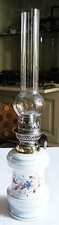 BELLE LAMPE A PETROLE EN