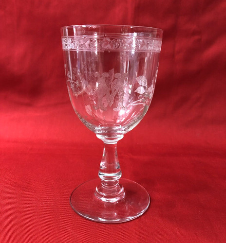 Ancien verre pied en - à,