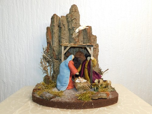 Crèche avec sainte marie - crèche,