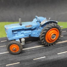 Corgi Toys tracteur Fordson  bleu n°60 1/43 machine agricole