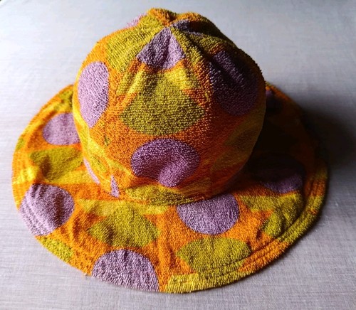 Chapeau ancien femme.