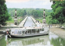 45 BRIARE LE BATEAU MOUCHE LE
