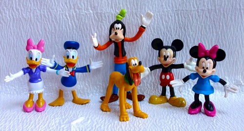 Mickey minnie dingo donald - minnie,