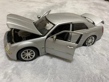 Maisto Chrysler 300C Hemi 1/18