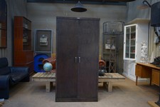 Armoire industrielle en métal à 2 portes 1960