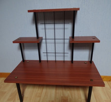 étagère sur pied moderniste
