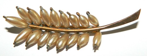Jolie broche épi - épi, en
