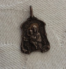 06K44 PENDENTIF RELIGIEUX