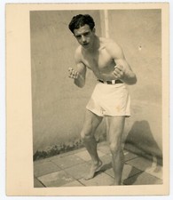 PHOTO vintage snapshot amateur, homme torse nu muscles lutte boxe ombre chinoise