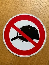 Petit panneau routier 12,5 cm - port de la casquette interdit