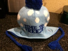 BONNET BLEU AVEC POMPON ET TRESSE BIERE BEER HOEGAARDEN NEUF