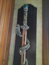 EPEE SERPENT  DRAGON EN  METAL STYLE JAPONAIS SUR PRESENTOIR BOIS
