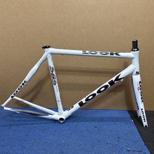 Medium look 585 team - 585, carbon