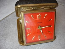 ancien réveil de voyage