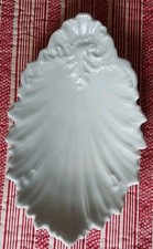 RAVIER COQUILLE PORCELAINE BLANCHE AUX FEUILLES D ACANTHE EP NAPOLEON III XIXe