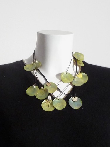 Collier avec ronds en - 🌼,