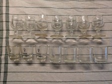 Anciens verres à liqueur de bar