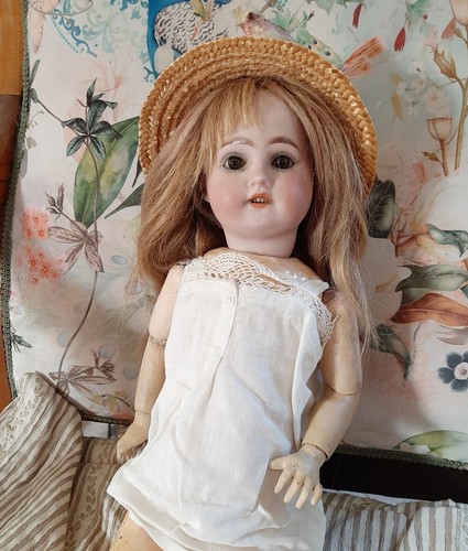 Poupee ancienne - ancienne, en